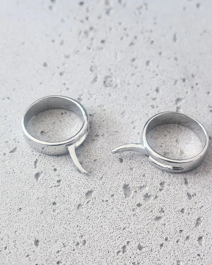 Annie Leonhart Cosplay Ring Anime Attack on Titan Metal Rings for Women Men Jewelry Accessories Props Halloween Gift