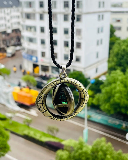 Marvel Avengers Dr Strange Men Doctor Strange Infinity Time Stones Eye of Agamotto Rotatable Keychain Kpop