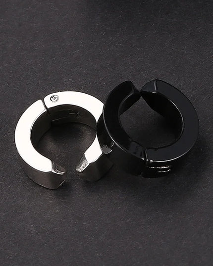 2pcs Anime Chainsaw Man Yoshida Hirofumi Cosplay Ear Clip Earrings Women Men Punk Black No Pierced Fake Ear Circle Pop Jewelry