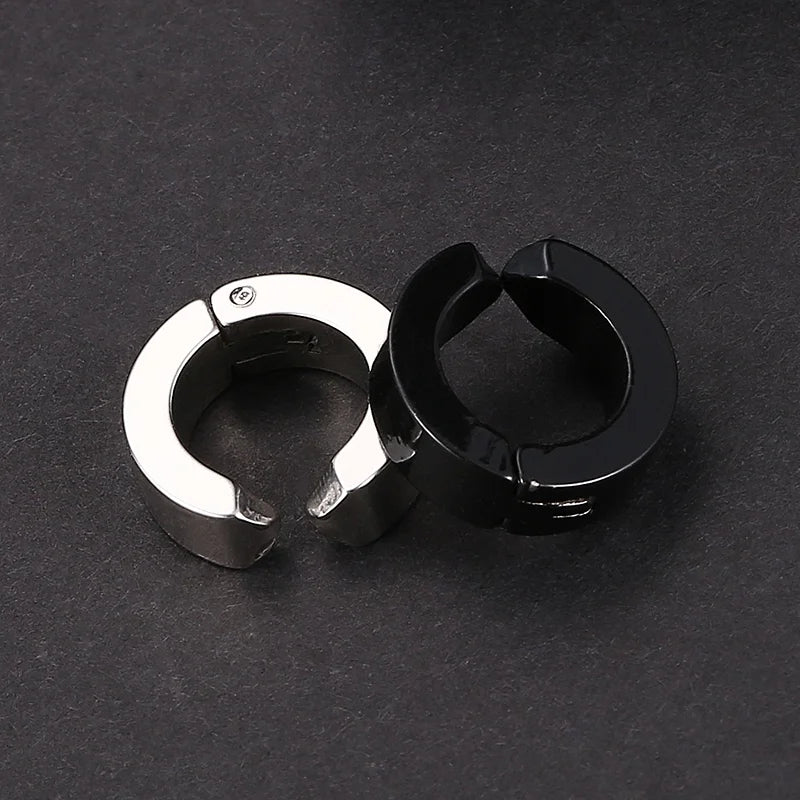 2pcs Anime Chainsaw Man Yoshida Hirofumi Cosplay Ear Clip Earrings Women Men Punk Black No Pierced Fake Ear Circle Pop Jewelry