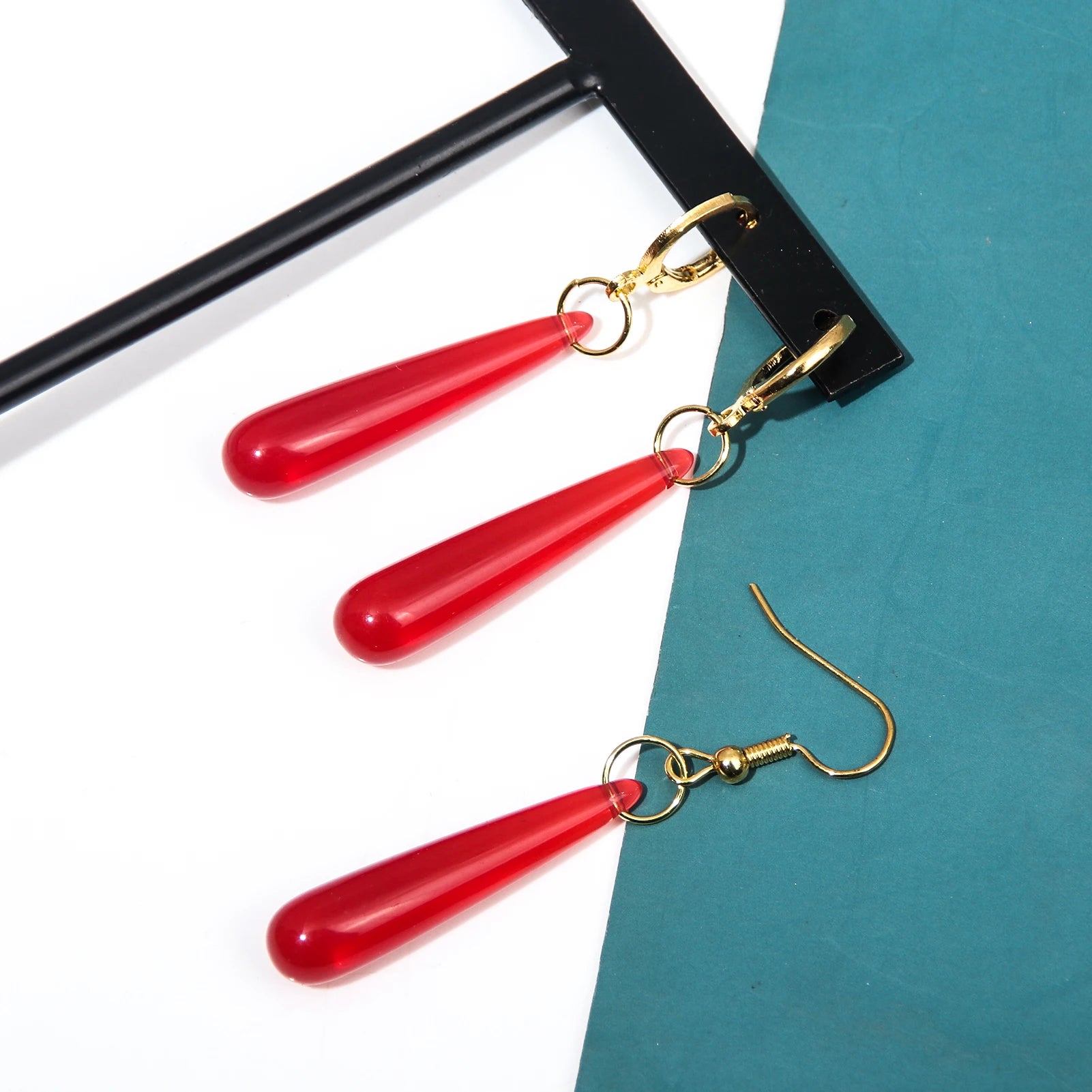 Anime Frieren: Beyond Journey's End Red Earrings Frieren At The Funeral Frieren stud Earrings Pendant Frieren Elf Cosplay Gift