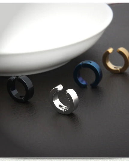 2pcs Anime Chainsaw Man Yoshida Hirofumi Cosplay Ear Clip Earrings Women Men Punk Black No Pierced Fake Ear Circle Pop Jewelry