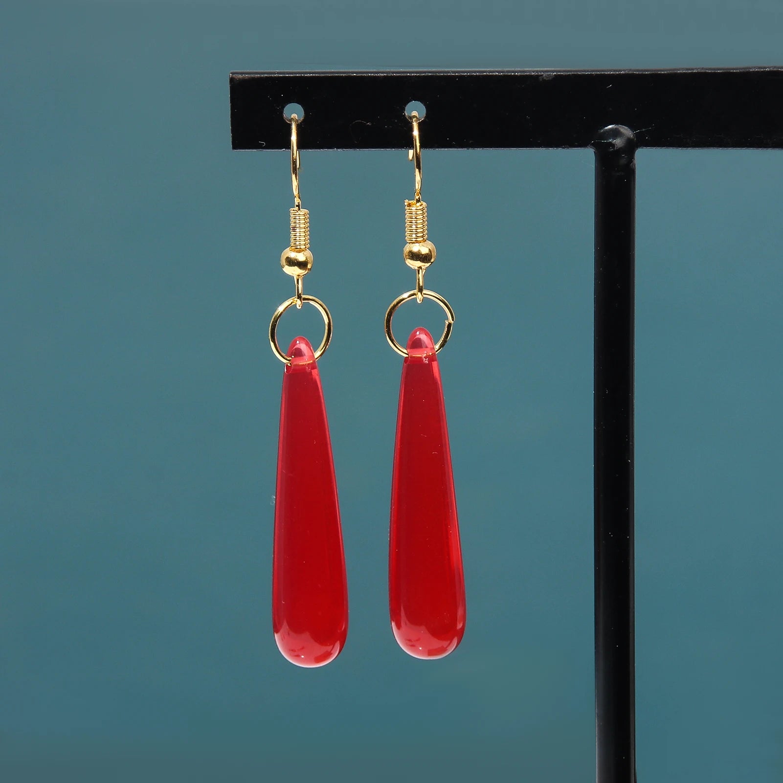 Anime Frieren: Beyond Journey's End Red Earrings Frieren At The Funeral Frieren stud Earrings Pendant Frieren Elf Cosplay Gift