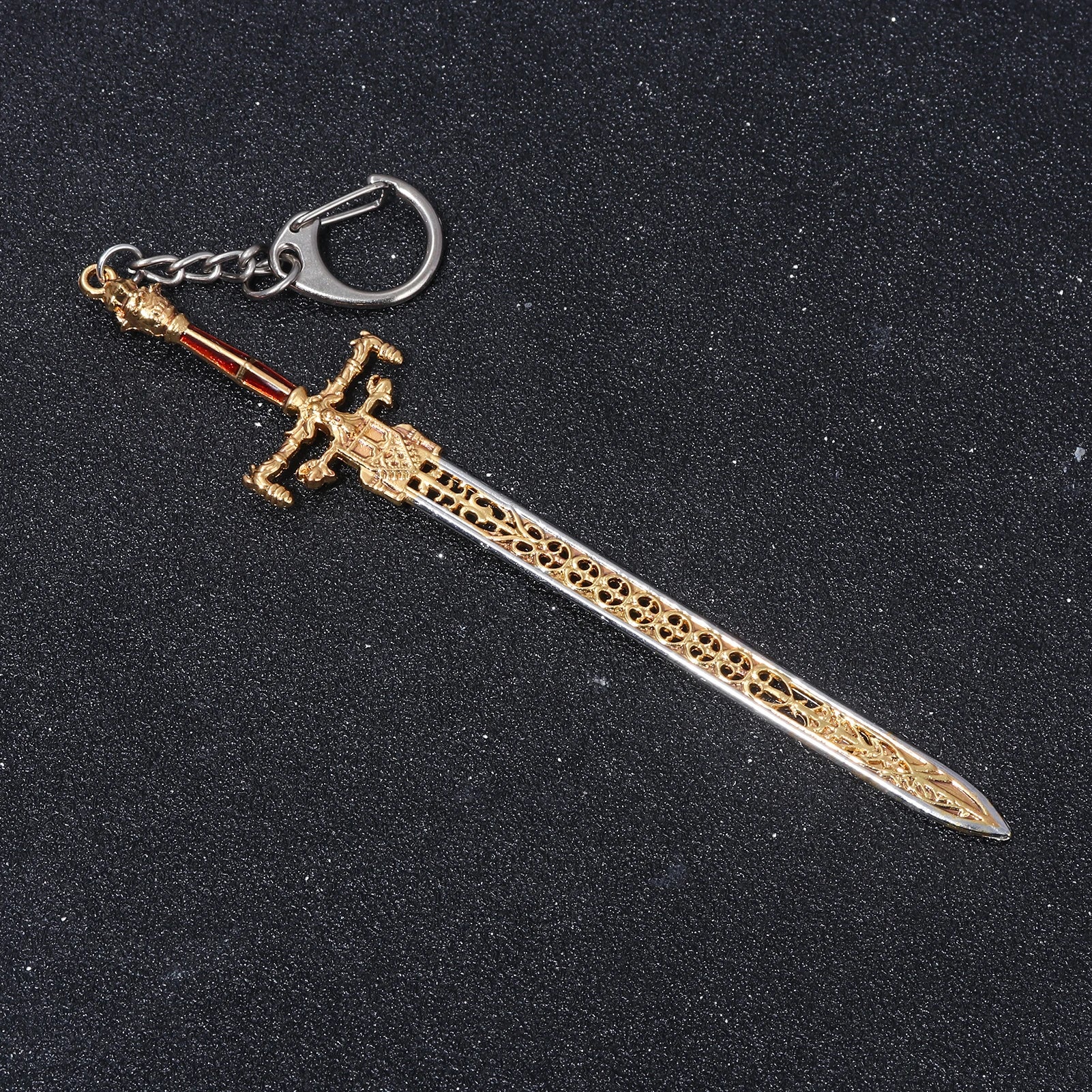 14cm Ring Dark Moon Greatswor Eldens Keychain Pendant Sword of Night and Flame Keyring Cosplay Fans Props Men Women Bag Jewelry