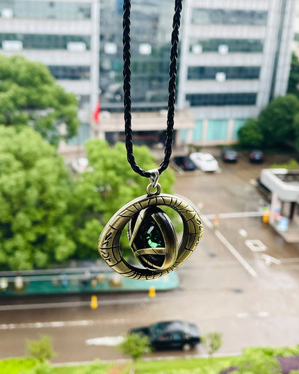 Marvel Avengers Dr Strange Men Doctor Strange Infinity Time Stones Eye of Agamotto Rotatable Keychain Kpop