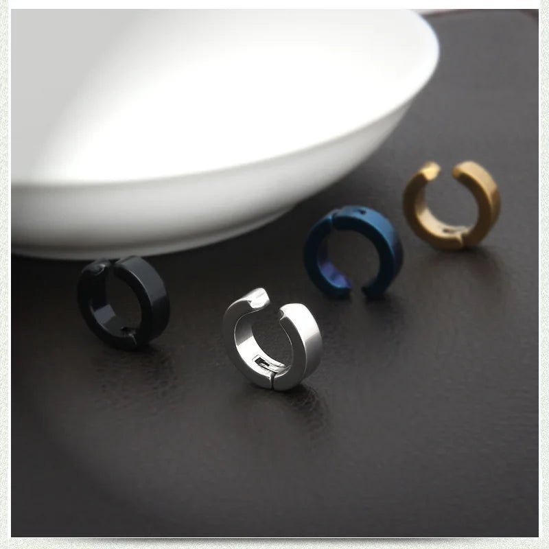 2pcs Anime Chainsaw Man Yoshida Hirofumi Cosplay Ear Clip Earrings Women Men Punk Black No Pierced Fake Ear Circle Pop Jewelry